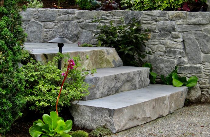 Concrete Rubble Retaining Wall-Retaining Wall Pros of Boca Raton